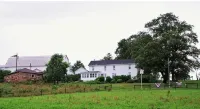 Five W Ranch -Sugar Hill Farm location- Private, Five Minutes From Downtown! - 2 stjerner