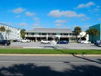 Island House Resort Hotel - Motels