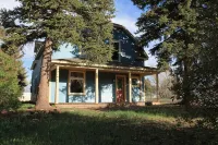 Downtown Main St.  Views of the Cumbres pass. Walk to the train, shops & dining. - WiFi