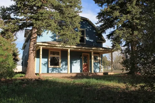 Downtown Main St.  Views of the Cumbres pass. Walk to the train, shops & dining. - 4-Star