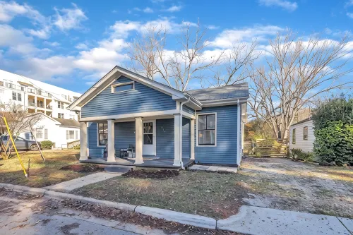Charming Historic 2-bedroom house in Raleigh.  Near The Village District. - บังกะโล