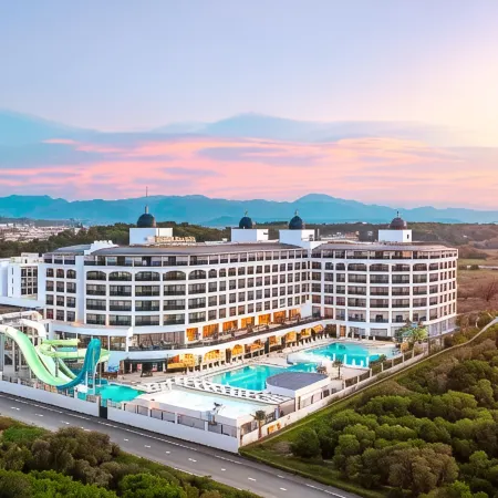 Side Moon Palace
