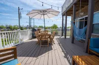 New! Condo centrally located in ViBe district - Jacuzzi