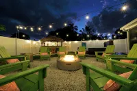 Costal Escape: Heated Pool~Tiki Bar~Hot Tub~Fire Pit~Acarde~Pool Table - 4 ดาว