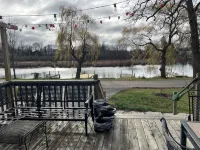 Charming 2-Bedroom Channel House and Kayaks in Paddock Lake - 4-Sterne