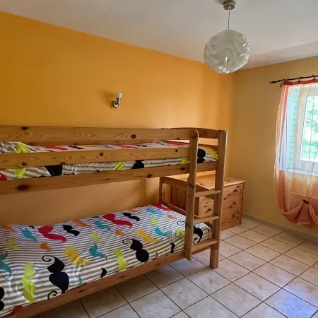 Uzès superb, comfortable gîte with swimming pool 700m from town center: