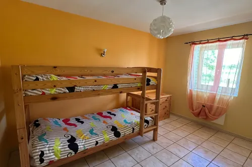 Uzès superb, comfortable gîte with swimming pool 700m from town center: - piscina