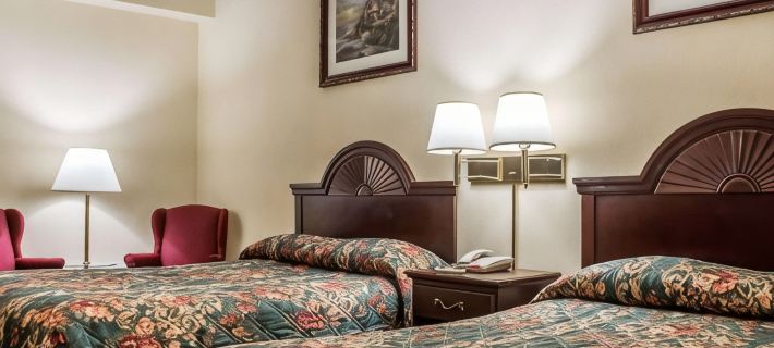 Econo Lodge Inn & Suites North Syracuse Airport Hotels in Syracuse