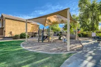 Luxury Golf Course Home, Private Pool, Sleeps 8, Gilbert Arizona - 4-Star