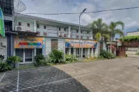 Angrumba Family Homestay Near Rsud Caruban Mitra RedDoorz