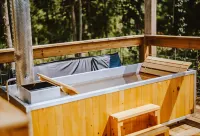 Finger Lakes Treehouse Hotels in Sodus Point