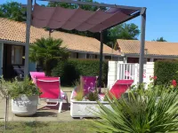 Hotel les Pins Hotels near Hourtin Plage