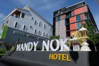 맨디 노크 호텔 Nakhon Si Thammarat Polytechnic College 주변 호텔