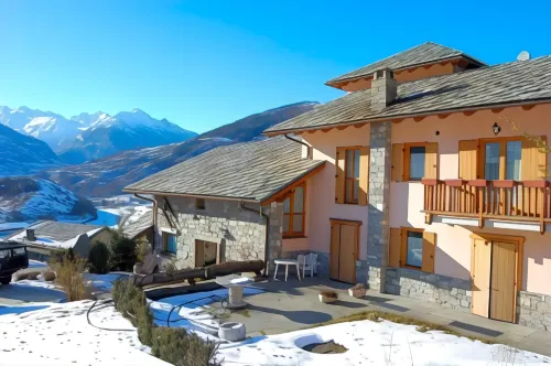 Hotel Lo Fleyé Hotels in Montan-angelin-arensod