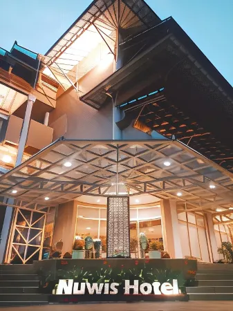 Nuwis Hotel & Convention Отели в г. Semarang Regency