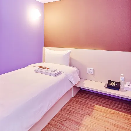 Single Inn Taipei Отели рядом с достопримечательностью «Станция метро Danfeng»