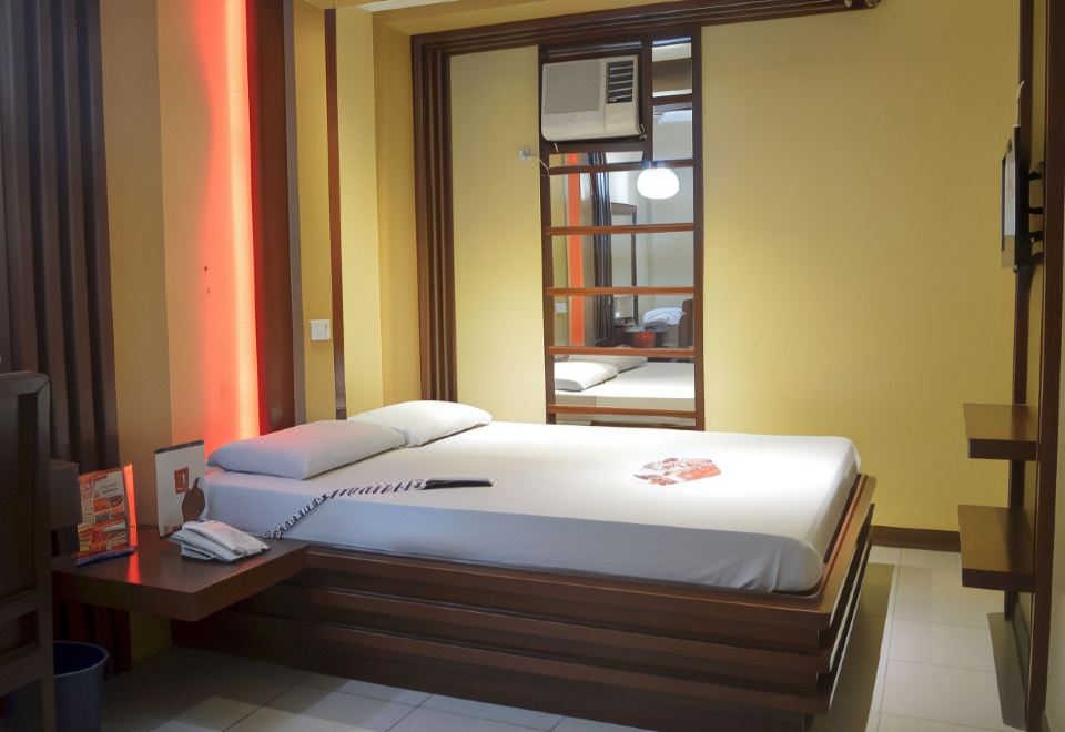 5. Hotel So..