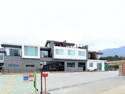 Seorabeol Togi Tourist Pension Отели рядом с достопримечательностью «Пульгукса»