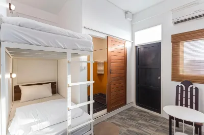 Stockhome Hostel Ayutthaya Hotel di Phu Khao Thong