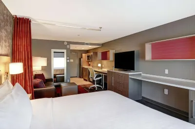 Home2 Suites by Hilton Edmonton South Hotel berhampiran Buffalo Valley Variety Meats Inc