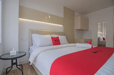 RedDoorz Apartment @ Sentul Tower
