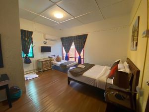 BoraBora Beach Guesthouse Penang