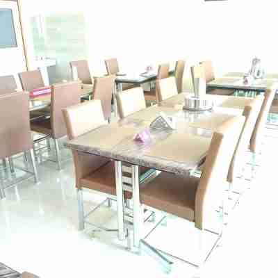 Treebo Trend Kingsbury Fiesta Vellore Dining/Meeting Rooms
