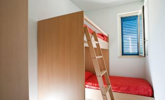Dolce Mare 1 - Ground Floor with Garden