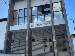 Flat's Tavares 102