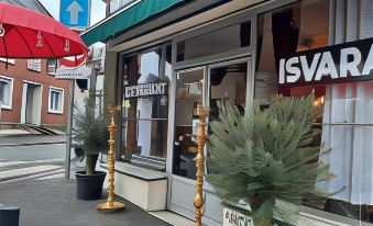 Isvara Hôtel & Restaurant.