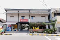 RedDoorz Near Alun Alun Madiun Hotels in Magetan