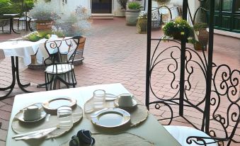 Villa la Dogana B&B di Charme - Historic Villa with a Beautiful Garden