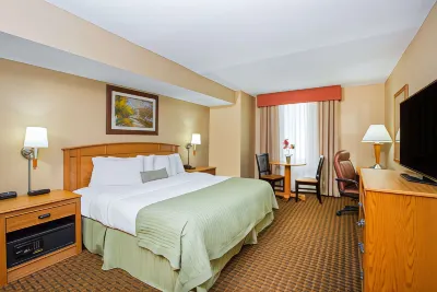 Ramada by Wyndham des Moines Tropics Resort & Conference Ctr Hôtels à : Urbandale