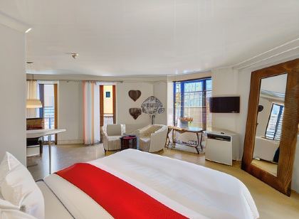 Rouge on Rose Boutique Hotel