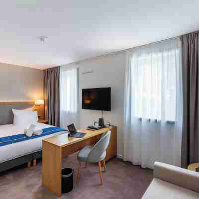 Brit Hotel Privilège Paris Rosny-Sous-Bois Rooms