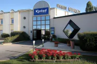 Kyriad Limoges Sud - Feytiat - parking