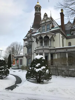 Batcheller Mansion Inn فنادق في ساراتوغا سبرينغز