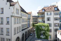 Paradeplatz Apartment by Airhome