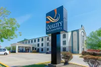 Quality Inn & Suites Near Tanger Outlet Mall Hotels near Maurices