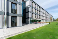 FreshSuites & Bar