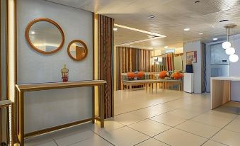 4. IHotel U..