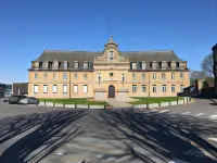 Lavoisier - Guingamp Hotels in Ploumagoar