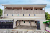 Yutaka Inn LG Dukuh Kupang - guesthouses