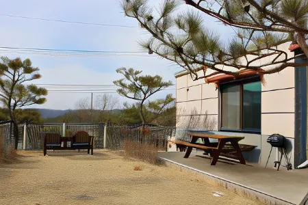 Yeoncheon the Stay and Dot Отели в г. Йончхон