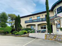 Les Criquets Hôtel & Spa Hotels in Blanquefort