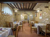 Borgo Cadonega Hotels in Canossa