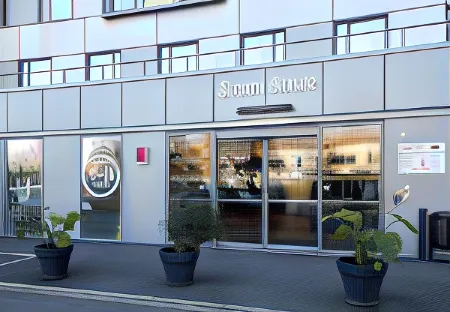 B&B Hotel Saint-Denis Porte de Paris Отели рядом с достопримечательностью «Groupe AFNOR»