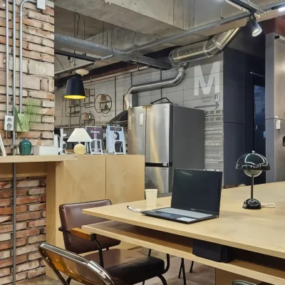 Travel Light Hostel Hotels near Busanjin-Gu