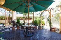 Laura Mini-Hotel فنادق في 