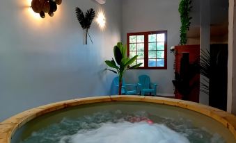 Logis Domaine de Peyrolade